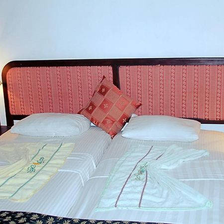 Hotel Araliya Villa バラピティヤ エクステリア 写真