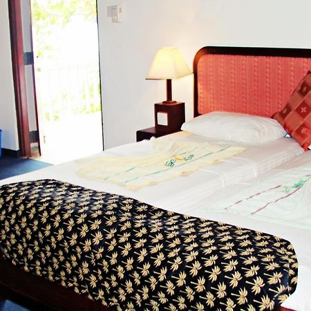 Hotel Araliya Villa バラピティヤ エクステリア 写真